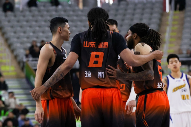 开云在线-山东男篮拒绝爆冷！全力击败广州，新外援CBA首秀，央视直播